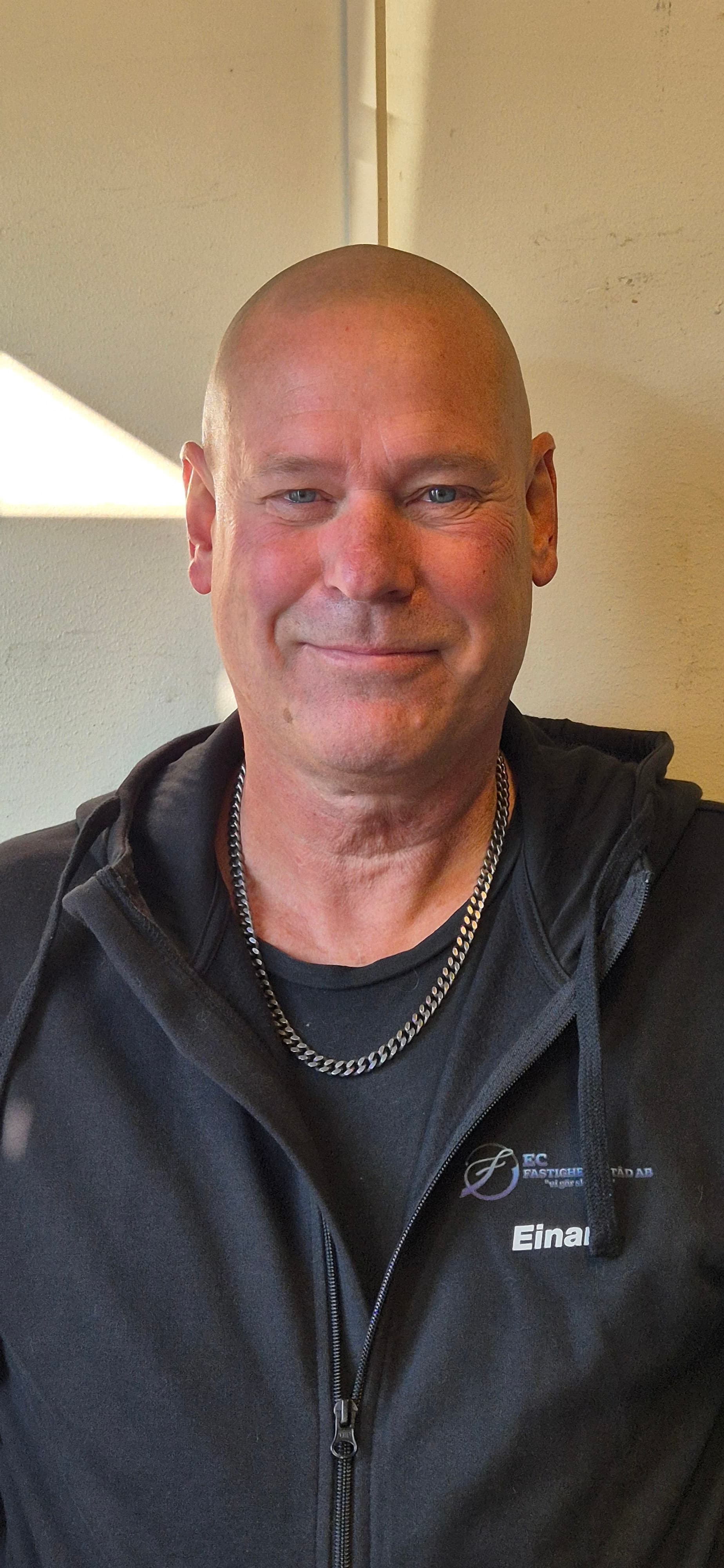 Einar